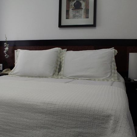 Hotel Dom Henrique Timóteo Buitenkant foto
