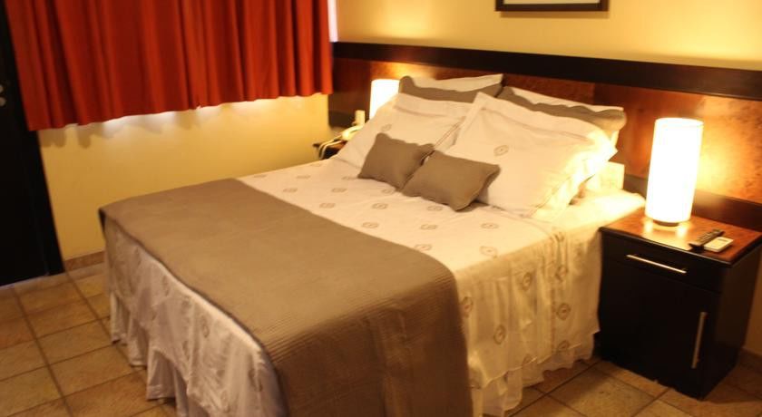 Hotel Dom Henrique Timóteo Buitenkant foto