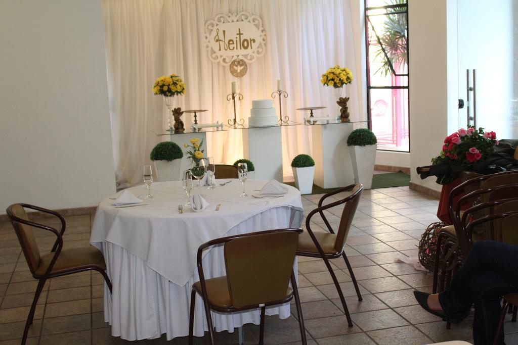 Hotel Dom Henrique Timóteo Buitenkant foto