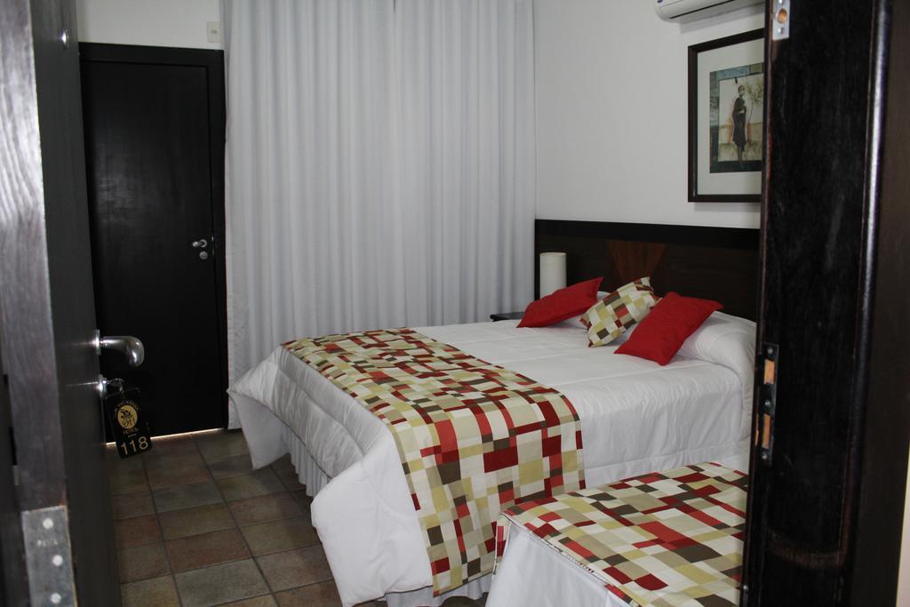 Hotel Dom Henrique Timóteo Buitenkant foto