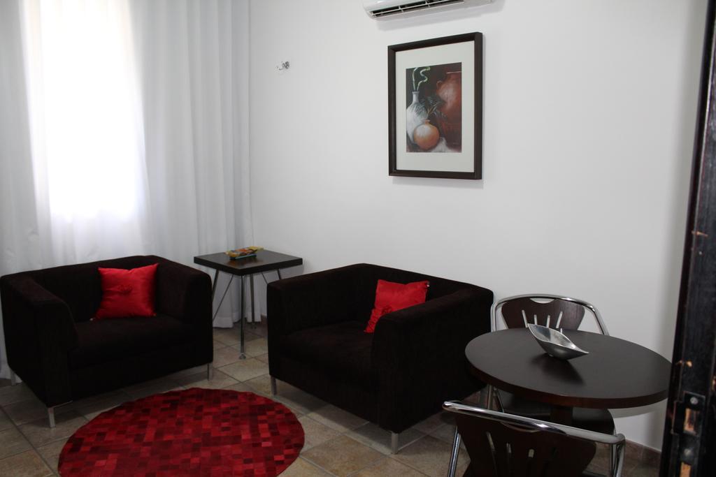 Hotel Dom Henrique Timóteo Buitenkant foto