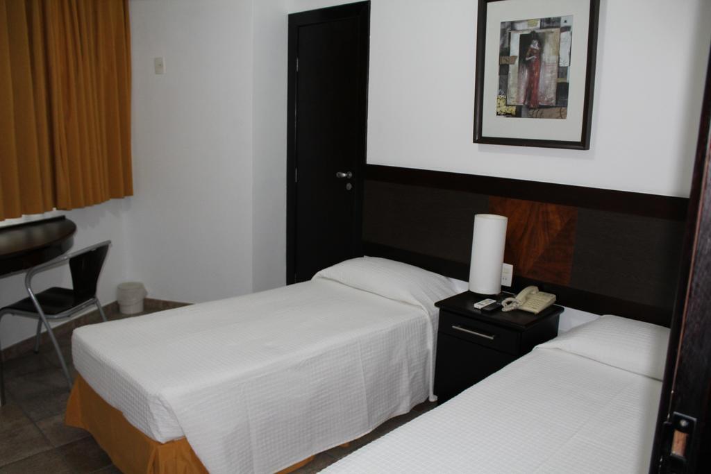 Hotel Dom Henrique Timóteo Buitenkant foto
