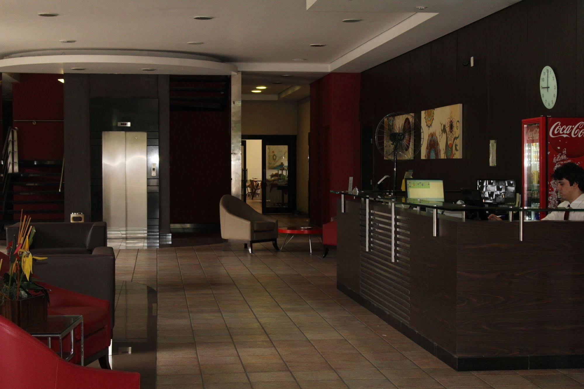 Hotel Dom Henrique Timóteo Buitenkant foto
