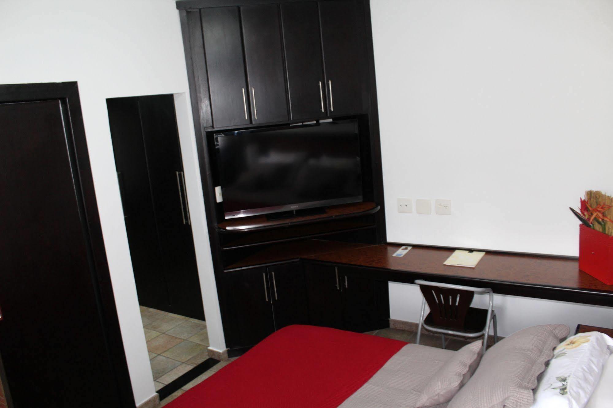 Hotel Dom Henrique Timóteo Buitenkant foto